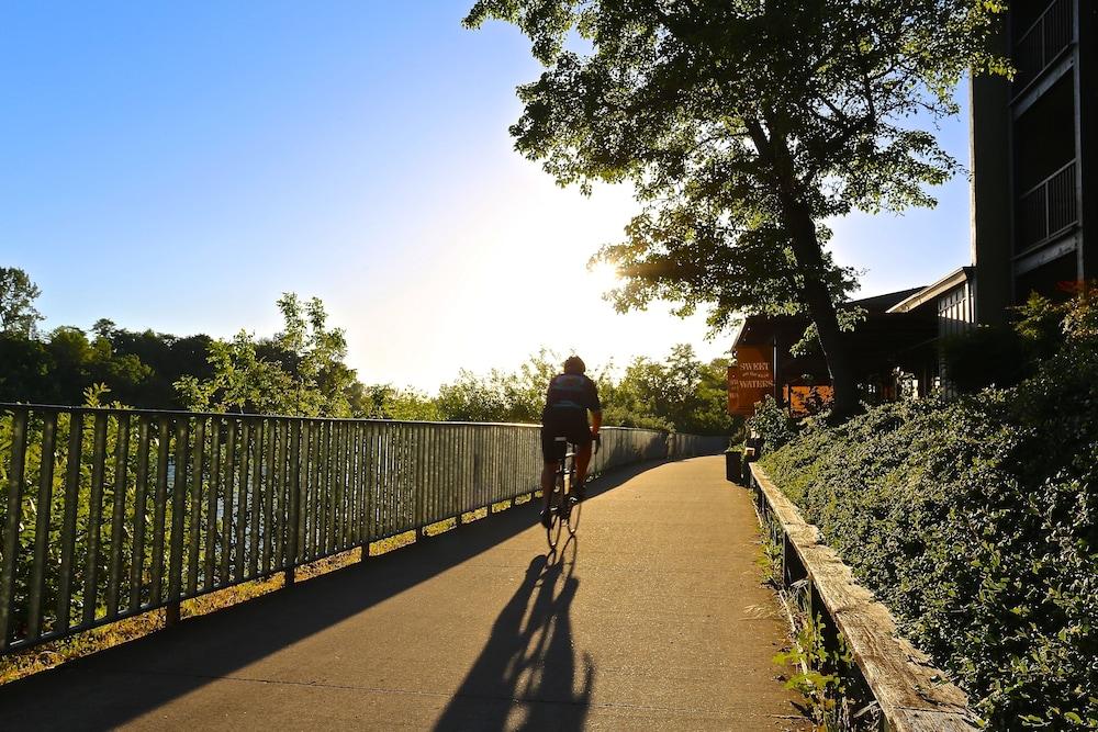 Valley River Inn Eugene Ngoại thất bức ảnh